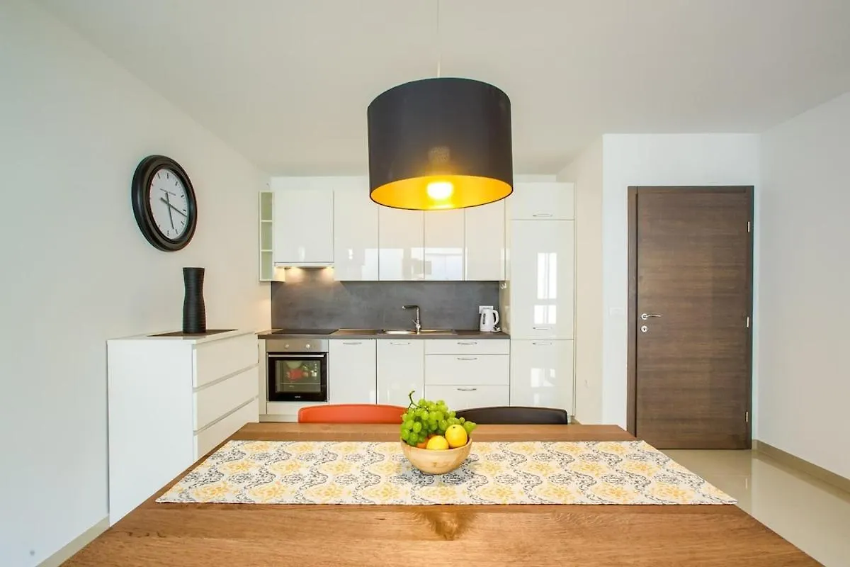Apartment Jasna, Pula City Center With Garage