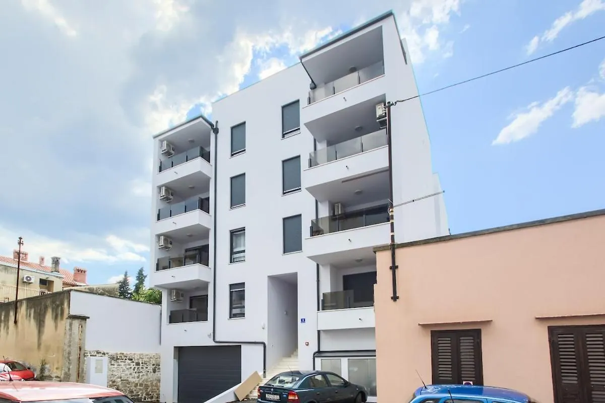 Apartment Jasna, Pula City Center With Garage