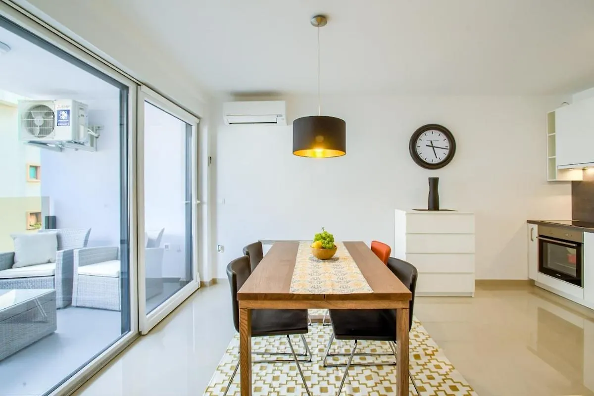 Apartment Jasna, Pula City Center With Garage